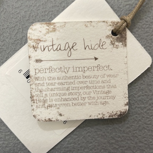 HOBO Romeo Leather Belt Bag. - Picture 11 of 17